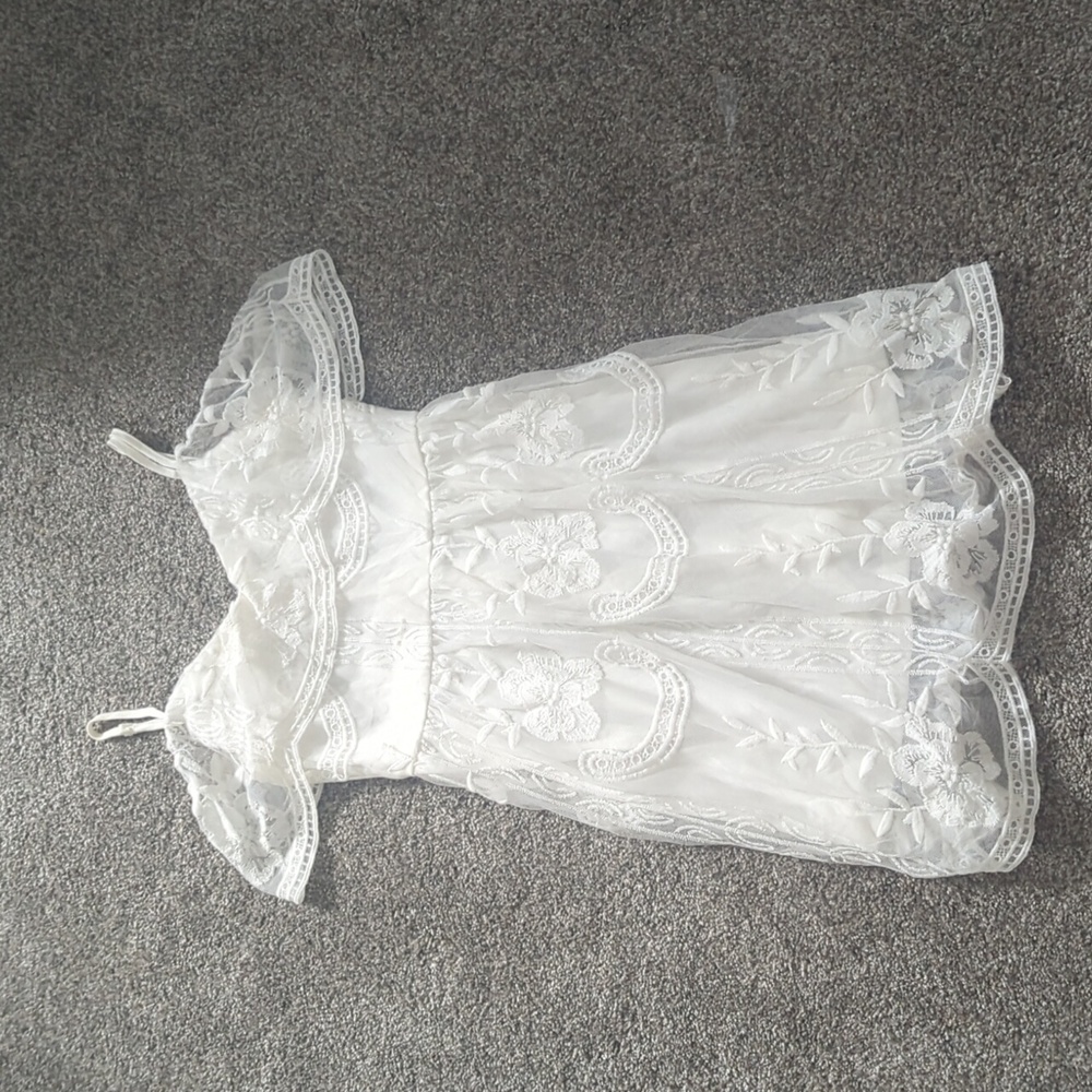 White lace zip up dress